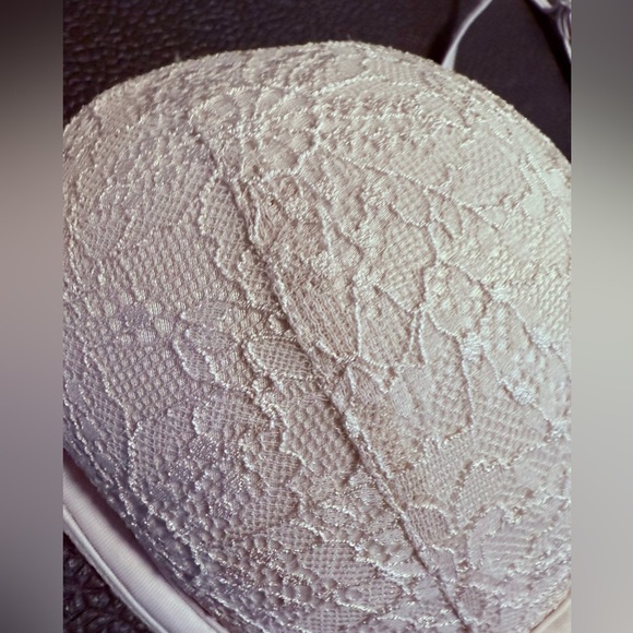 PINK Victoria's Secret Lace Trim Bra - Light Cream and Pink - Picture 5 of 5